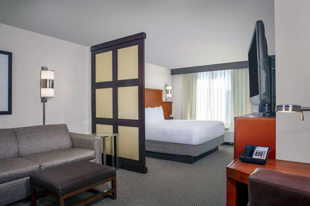 Hyatt Place Raleigh Cary Room photo